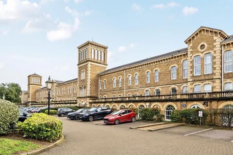 3 bedroom duplex for sale, Princess Park Manor, Friern Barnet