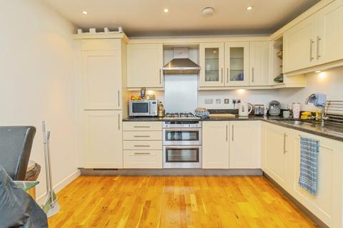 1 bedroom flat for sale, Lower Twelfth Street, Milton Keynes, Buckinghamshire, MK9