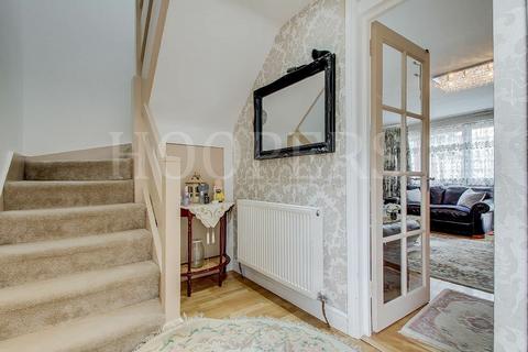 2 bedroom terraced house for sale, Midwood Close, London, NW2