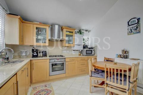 2 bedroom terraced house for sale, Midwood Close, London, NW2