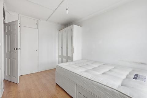 3 bedroom flat for sale, Morant Street, London, E14