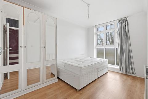 3 bedroom flat for sale, Morant Street, London, E14