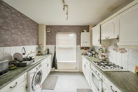 2 bedroom flat for sale, Auckland Road, Doncaster, South Yorkshire, DN2