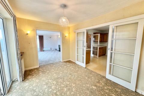 3 bedroom chalet for sale, Hillcrest Road