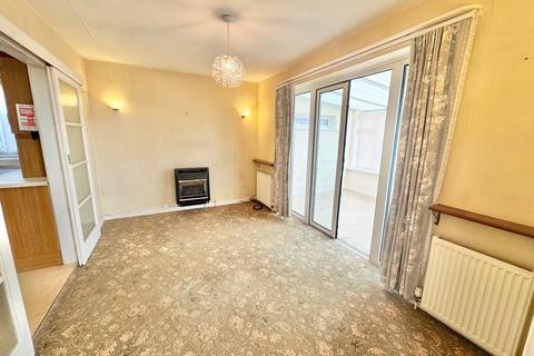3 bedroom chalet for sale, Hillcrest Road