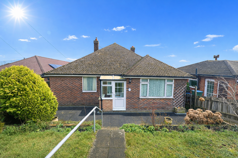 3 bedroom chalet for sale, Hillcrest Road