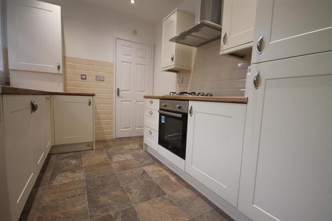 2 bedroom flat to rent, Hotspur Street, Heaton