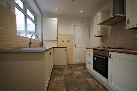 2 bedroom flat to rent, Hotspur Street, Heaton