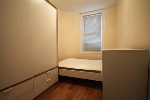 undefined, Hotspur Street, Heaton