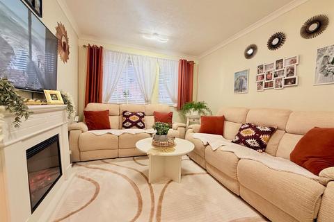 1 bedroom retirement property for sale, Quaker Lane, Waltham Abbey