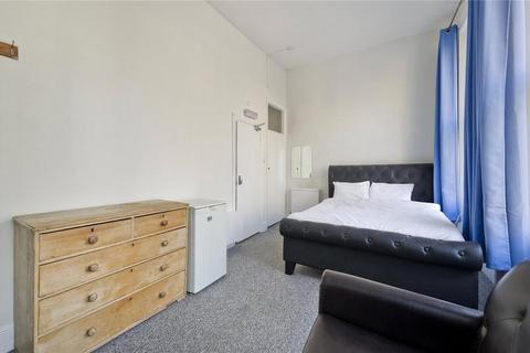 Studio to rent, Castletown Road, West Kensington W14