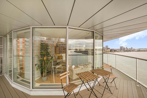 3 bedroom flat for sale, New Providence Wharf, 1 Fairmont Avenue, Isle Of Dogs, London, E14.