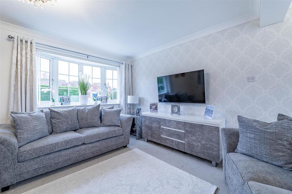 Lounge/Dining Room