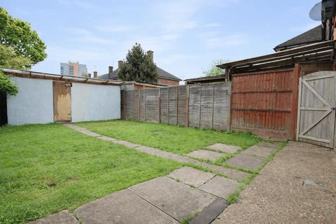 3 bedroom terraced house for sale, Barton Way, Borehamwood