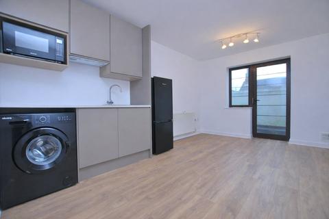 1 bedroom apartment to rent, Epsom Road, Guildford, Surrey, GU1