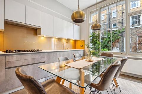 3 bedroom flat to rent, Comeragh Road, London W14