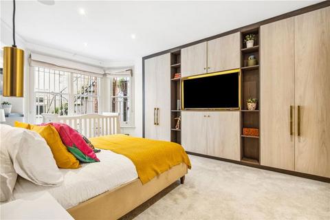 3 bedroom flat to rent, Comeragh Road, London W14