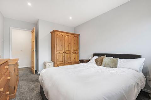 2 bedroom apartment for sale, The Parade, Trumpsgreen Road, Virginia Water, Surrey, GU25