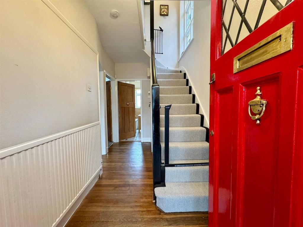 Entrance hall.jpeg