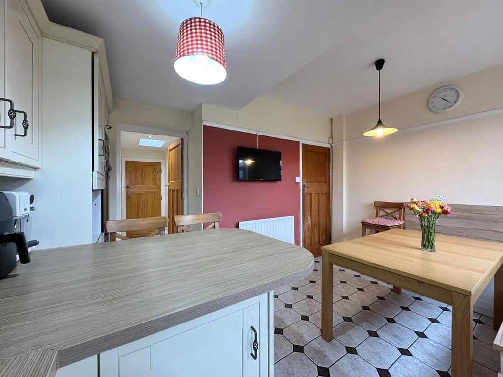 Kitchen, 2.jpeg