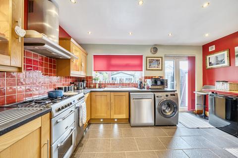 2 bedroom end of terrace house for sale, Chapel Lane, Uxbridge