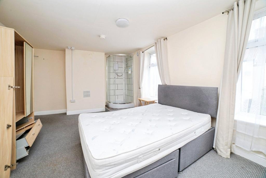 Bedroom FF