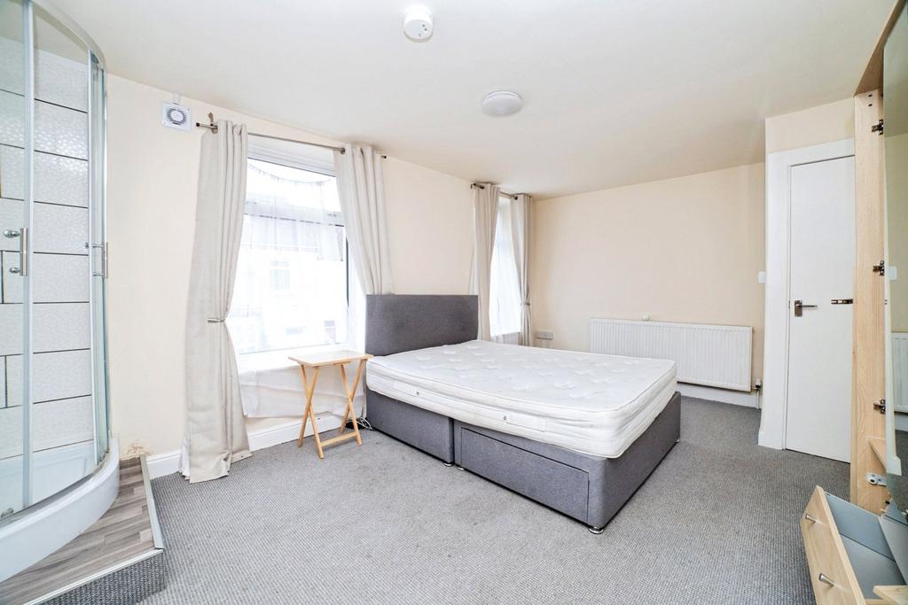 Bedroom FF