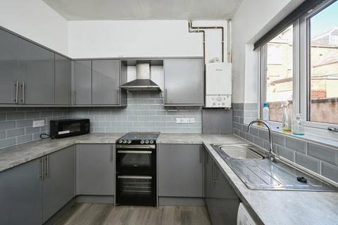 4 bedroom end of terrace house for sale, Colville Street, NOTTINGHAM, Nottinghamshire, NG1