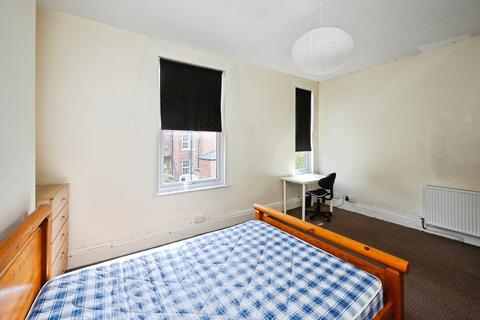 4 bedroom end of terrace house for sale, Colville Street, NOTTINGHAM, Nottinghamshire, NG1