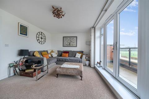3 bedroom semi-detached house to rent, Newbury, Berkshire, RG14