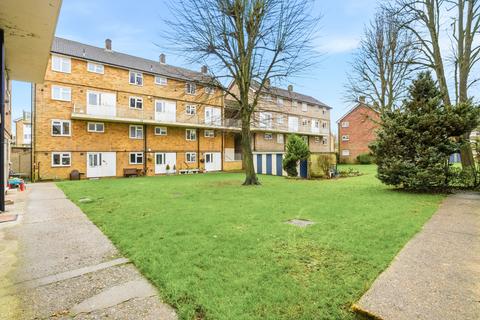 3 bedroom apartment to rent, Hughenden Road, Hertfordshire AL4