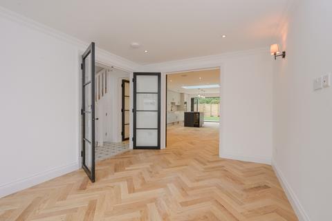4 bedroom end of terrace house to rent, Cecil Road, London SW19
