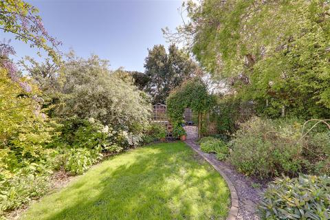 undefined, Poulters Lane, Thomas A Becket, Worthing