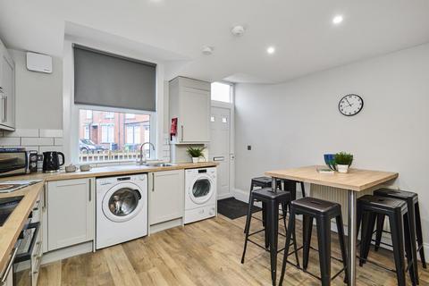 undefined, Knowle Mount, Leeds LS4
