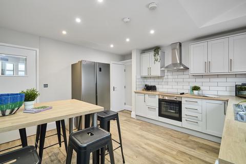 undefined, Knowle Mount, Leeds LS4