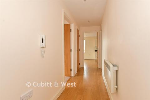 2 bedroom flat for sale, Denne Parade, Horsham, West Sussex
