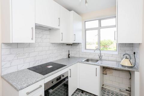 3 bedroom detached house to rent, Belmont Road, HP3, Hemel Hempstead, HP3