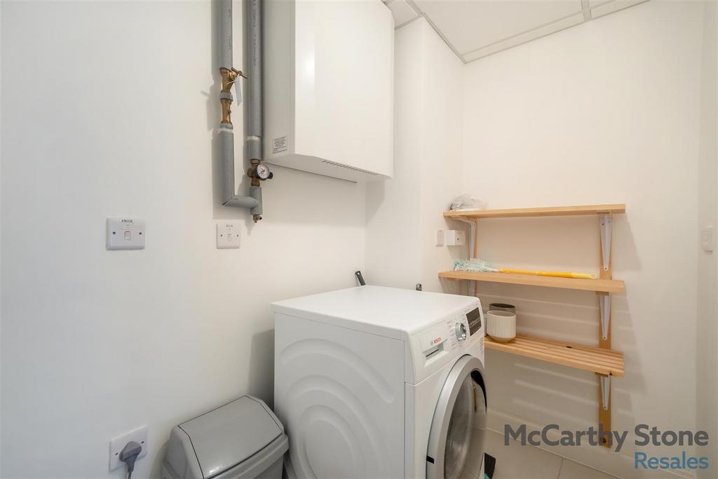 8678512-interior16.jpg