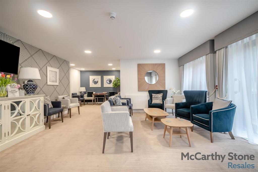 8678512-interior21.jpg