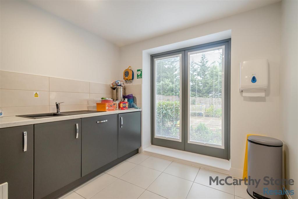 8678512-interior23.jpg