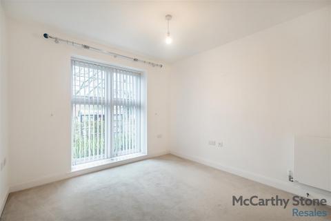 2 bedroom apartment for sale, Great North Road, Hatfield