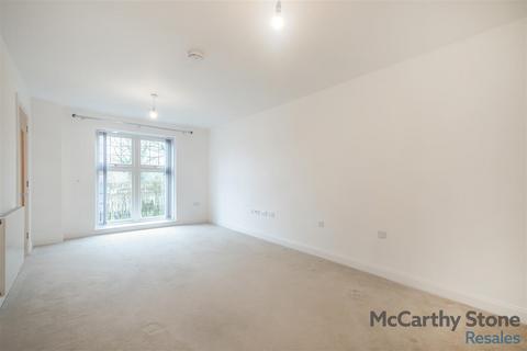 2 bedroom apartment for sale, Great North Road, Hatfield