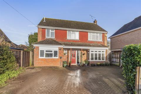 4 bedroom detached house for sale, Copners Drive, Holmer Green HP15