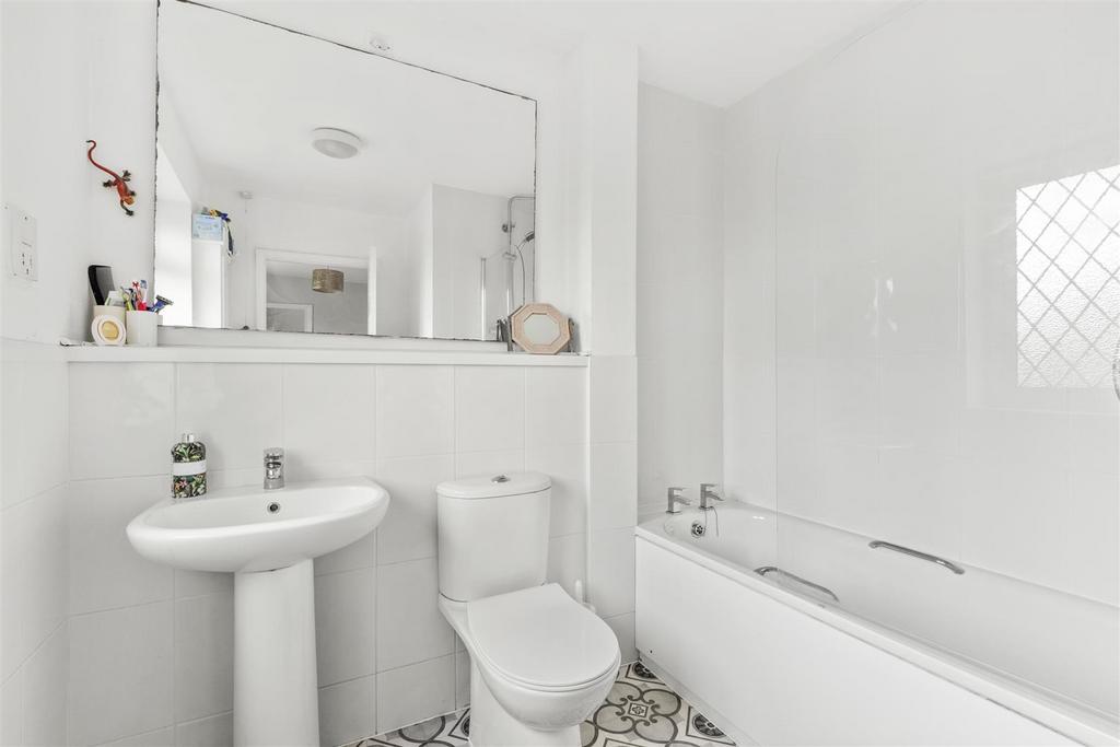 5 Copners Drive, HP14 6 SG-13.jpg