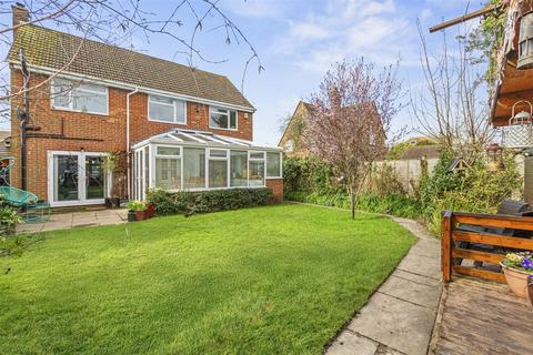 4 bedroom detached house for sale, Copners Drive, Holmer Green HP15