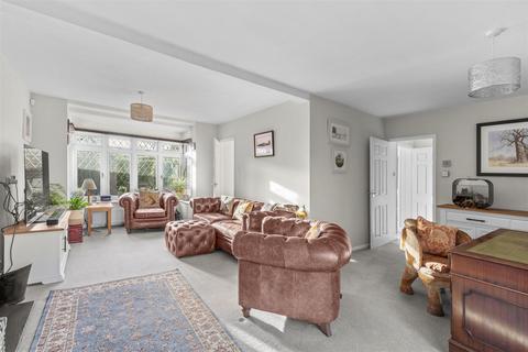 4 bedroom detached house for sale, Copners Drive, Holmer Green HP15