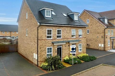 4 bedroom semi-detached house for sale, Defiance Avenue, Milton Keynes MK10