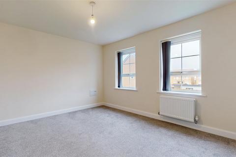 4 bedroom semi-detached house for sale, Defiance Avenue, Milton Keynes MK10