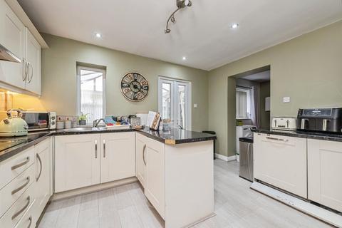 3 bedroom semi-detached house for sale, Dimple Gardens, West Yorkshire WF5