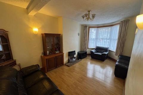 3 bedroom terraced house to rent, Oatlands Road, Enfield, EN3